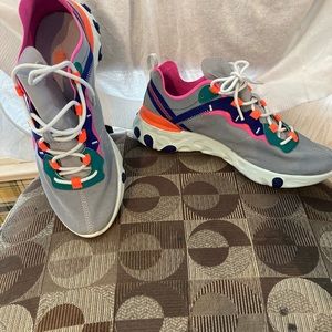 Women Nike size 9 1/2